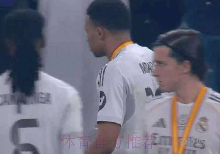 记者:皇马对里斯-詹姆斯很感兴趣 安帅希望引进他