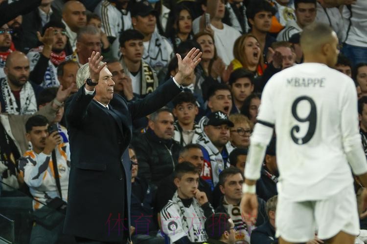 记者:皇马对里斯-詹姆斯很感兴趣 安帅希望引进他